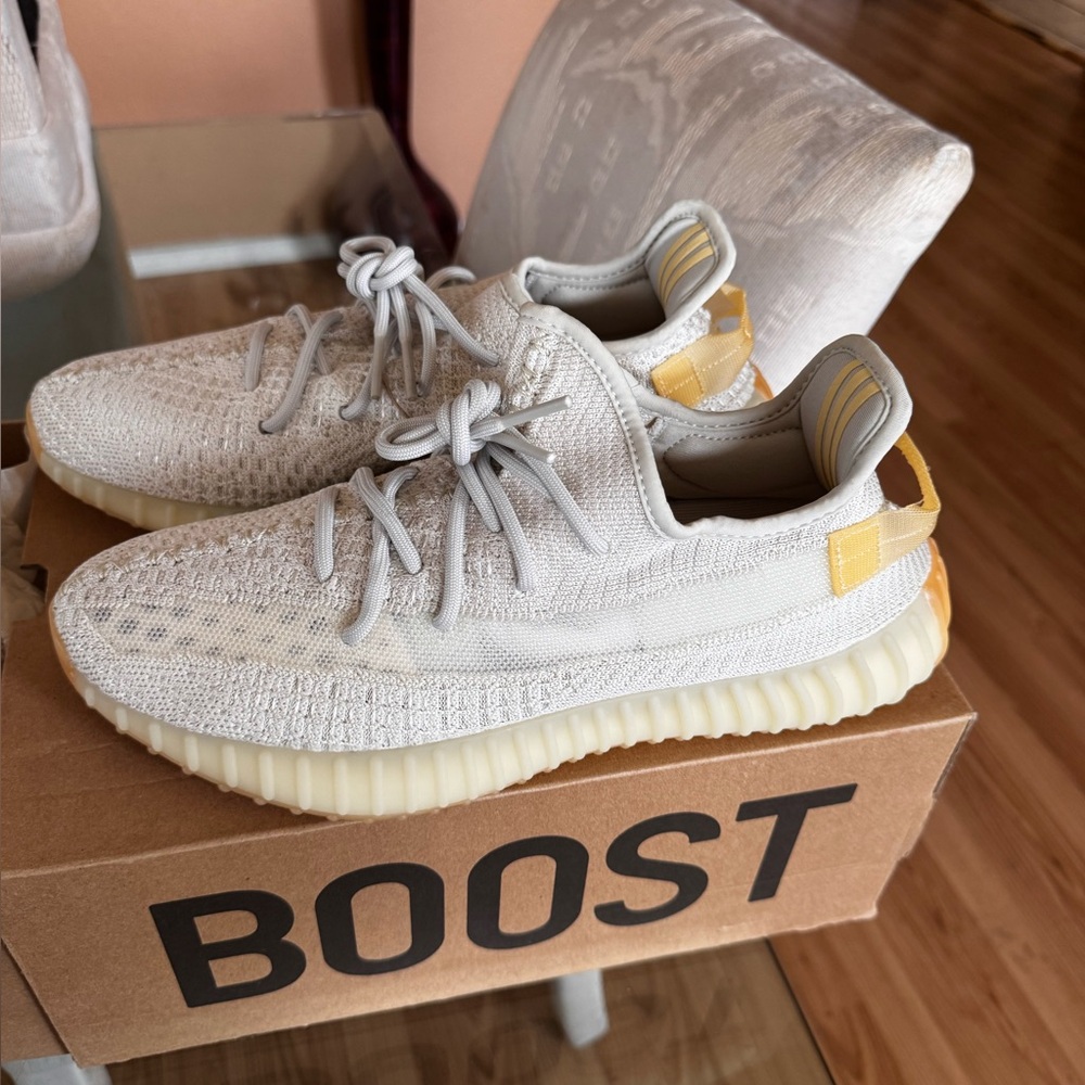 🌟🆕 Yeezy Boost 350 V2 Light Men’s 🌟